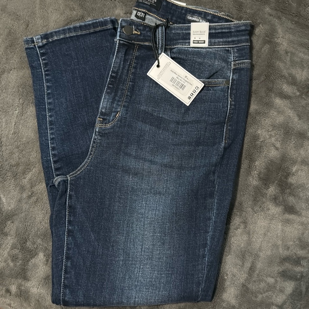 Judy Blue Janson Cropped Slim 13/31 NWT